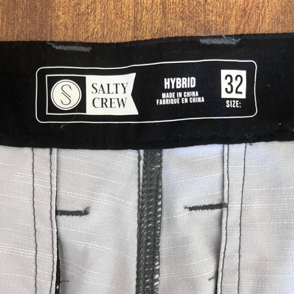 Salty Crew Gray Hybrid Shorts Modern Camouflage green, black and brown size 32 - Picture 9 of 12